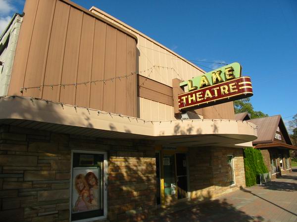 Lake Theatre - Recent Pic (newer photo)
